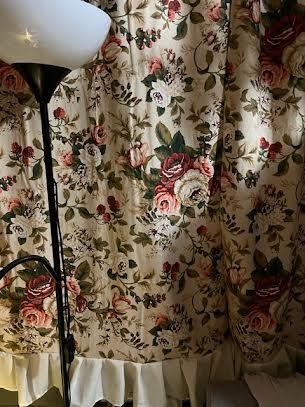 Lekkie zasłony w angielskim stylu